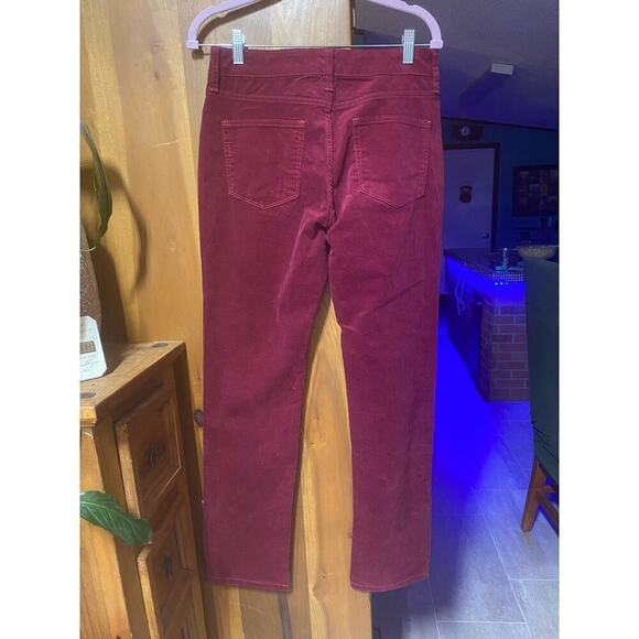 Women’s Saint Johns Bay Straight Leg Corduroy Jeans Pants Red Maroon 8 Stretch - Picture 2 of 5